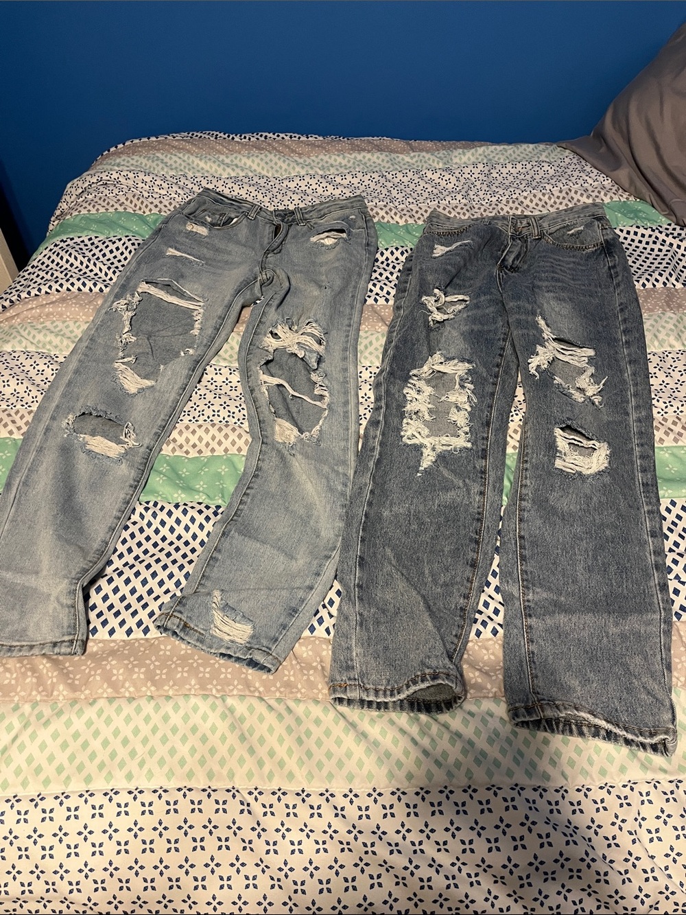 Women’s Distressed Light Blue Ripped Jeans - Classic Casual Style